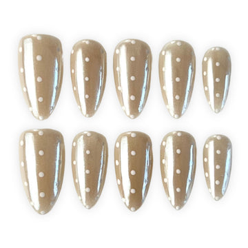 Nude Dots