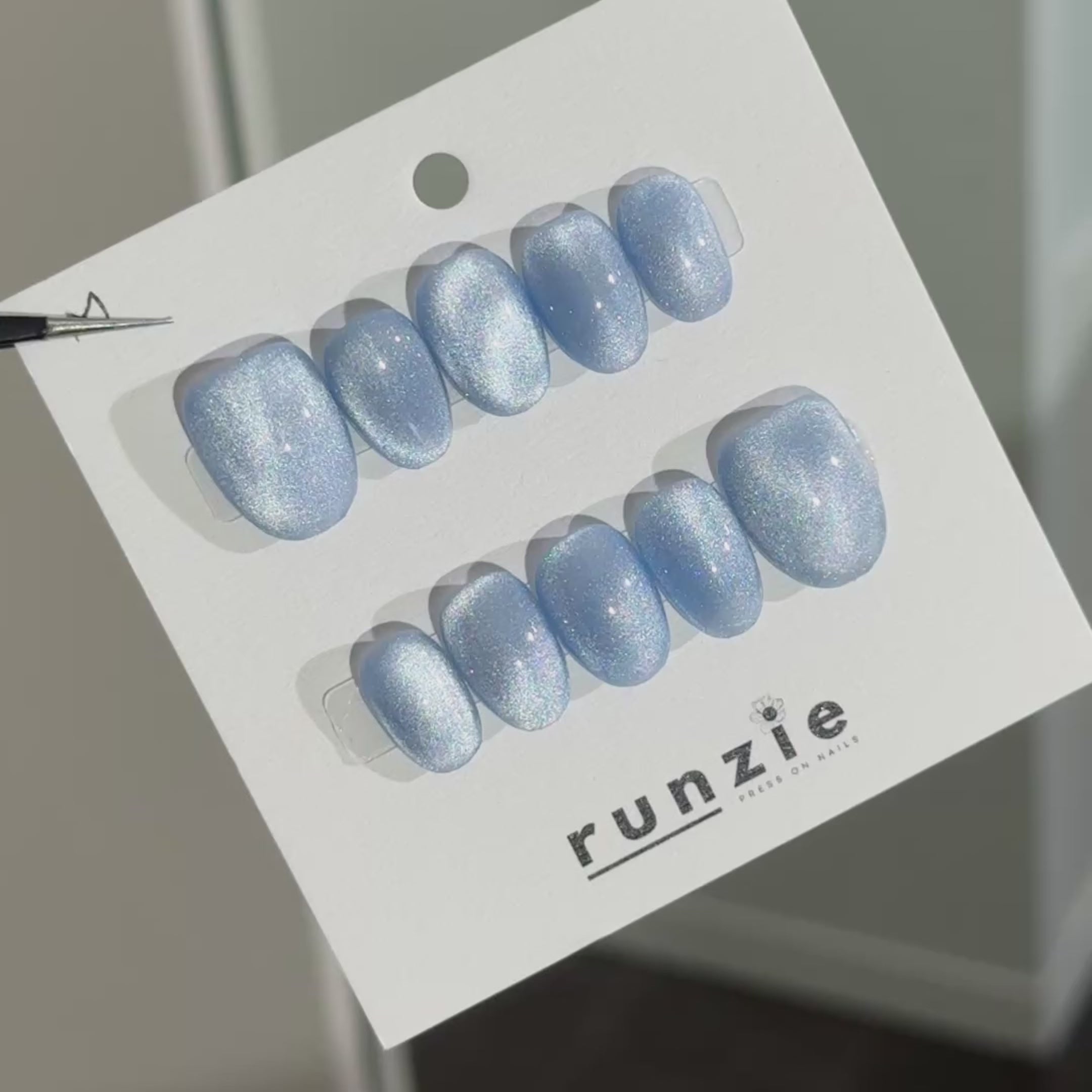 Blue Cat Eye Short Round